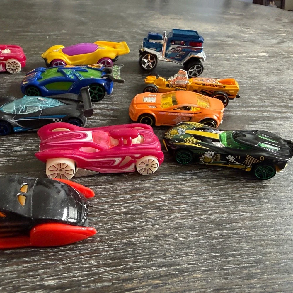 Hot Wheels Diecast Car Lot 12 Race Cars‎ Sports Cars Fantasy Vehicles Mixed